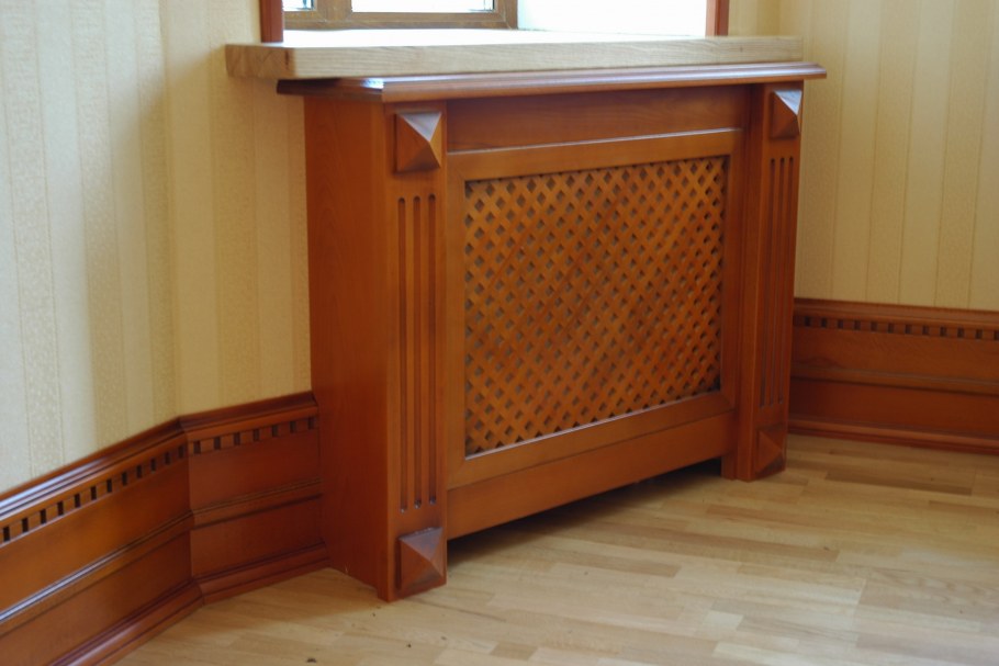 Деревянный плинтус для пола