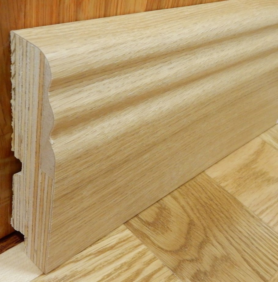 Плинтус напольный деревянный