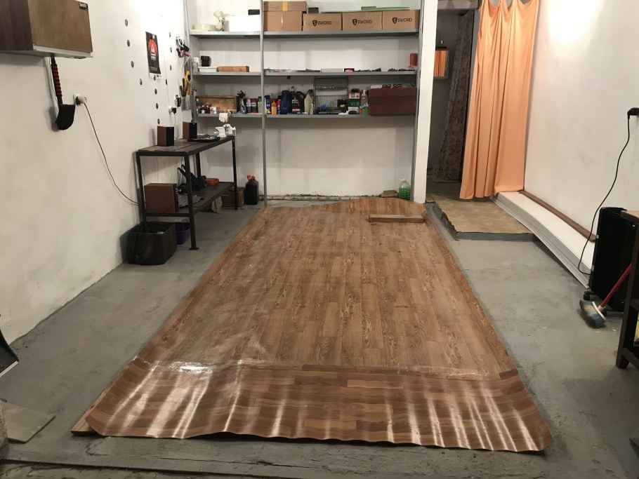 Линолеум для гаража под машину