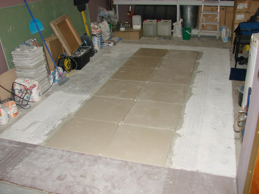 Плитка в гараж на пол