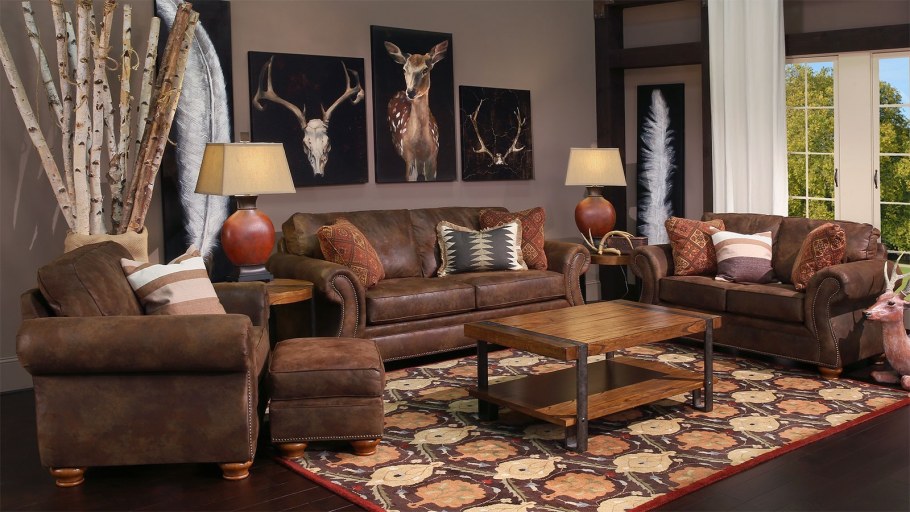 Интерьер к коричневому дивану в интерьере