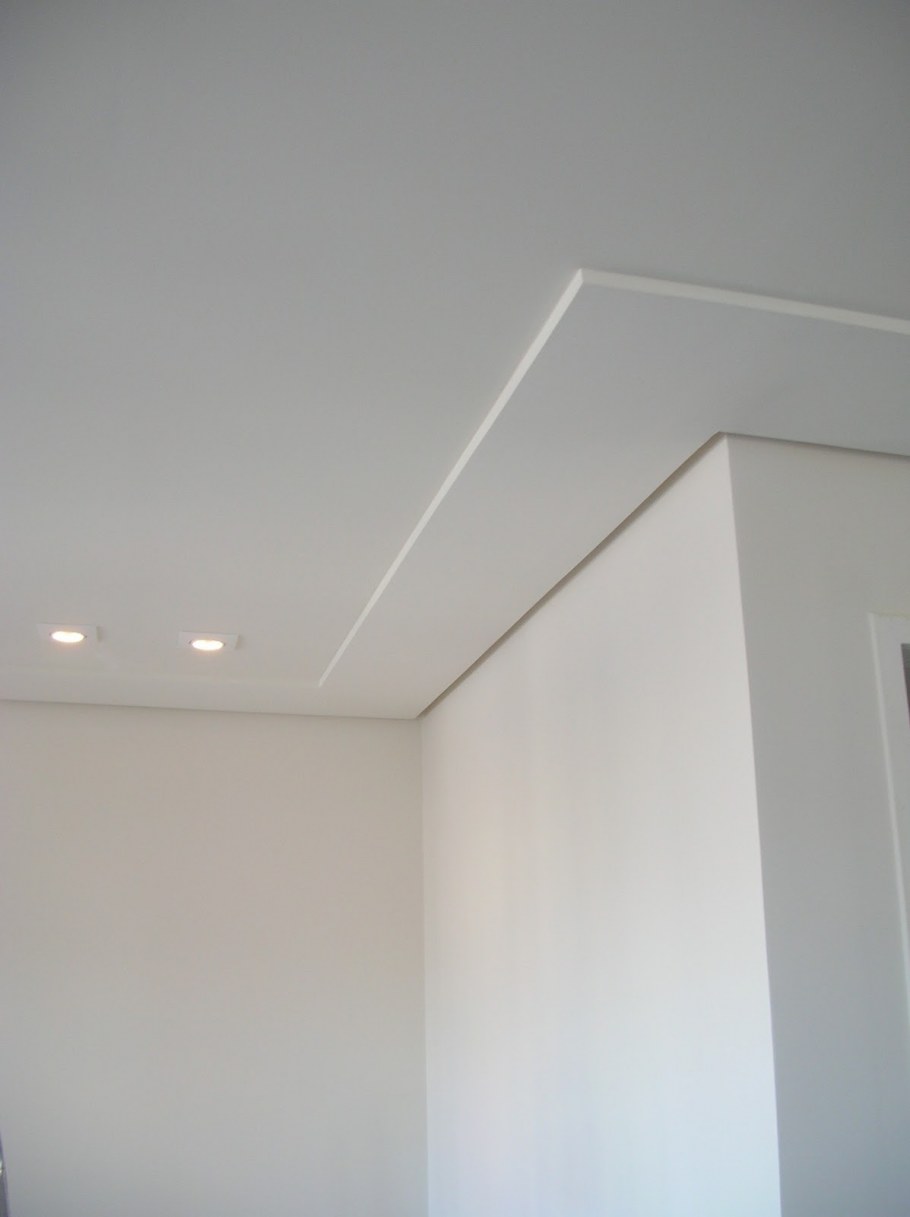 Подвесной потолок без плинтуса