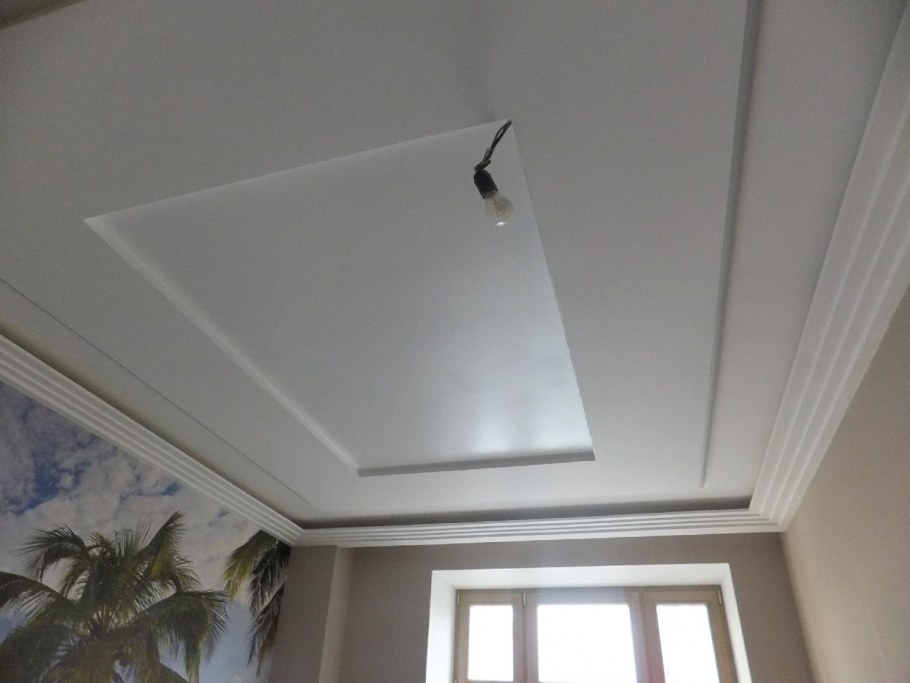 Потолочный плинтус для гипсокартонного потолка