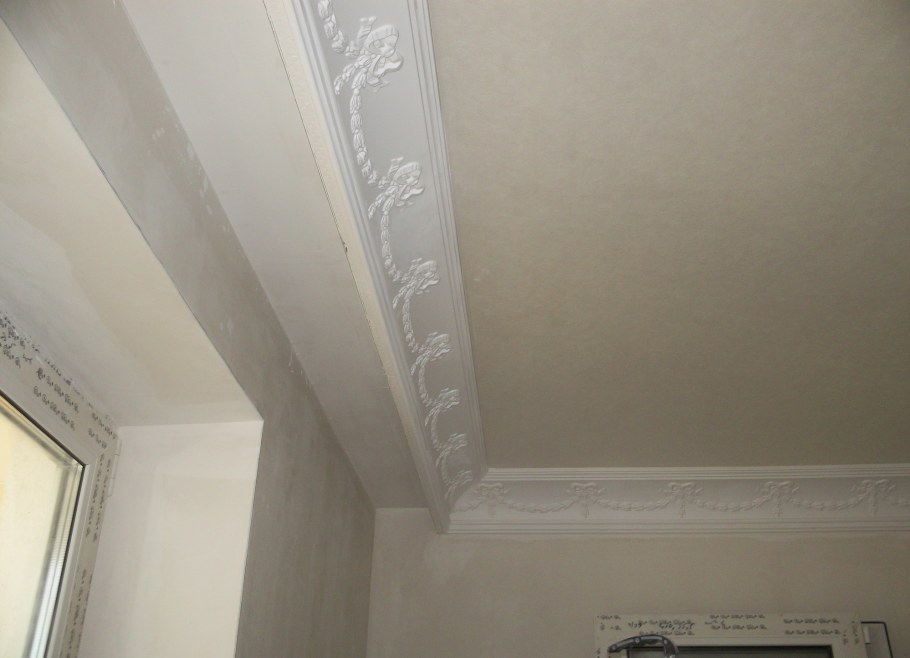 Багет для натяжного потолка