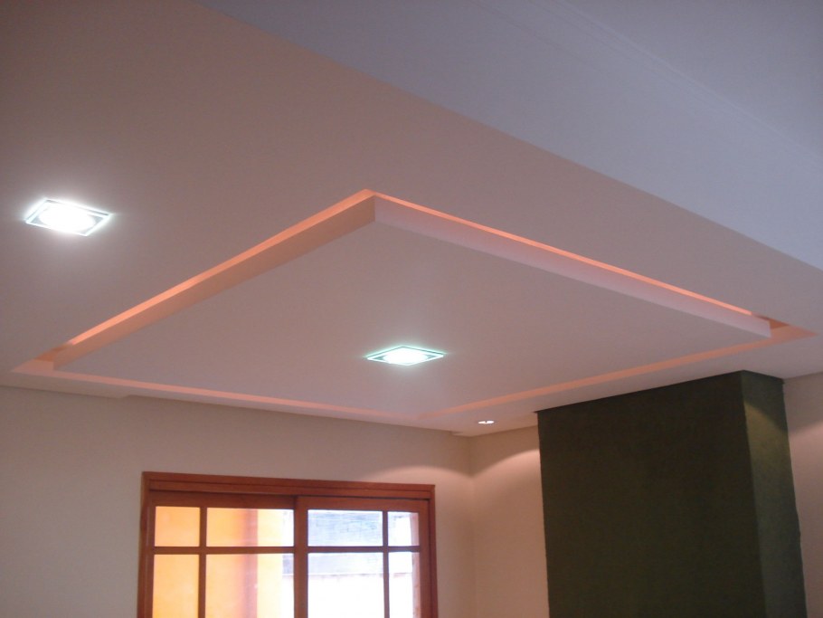 Подвесные потолки Отделанные молдингом