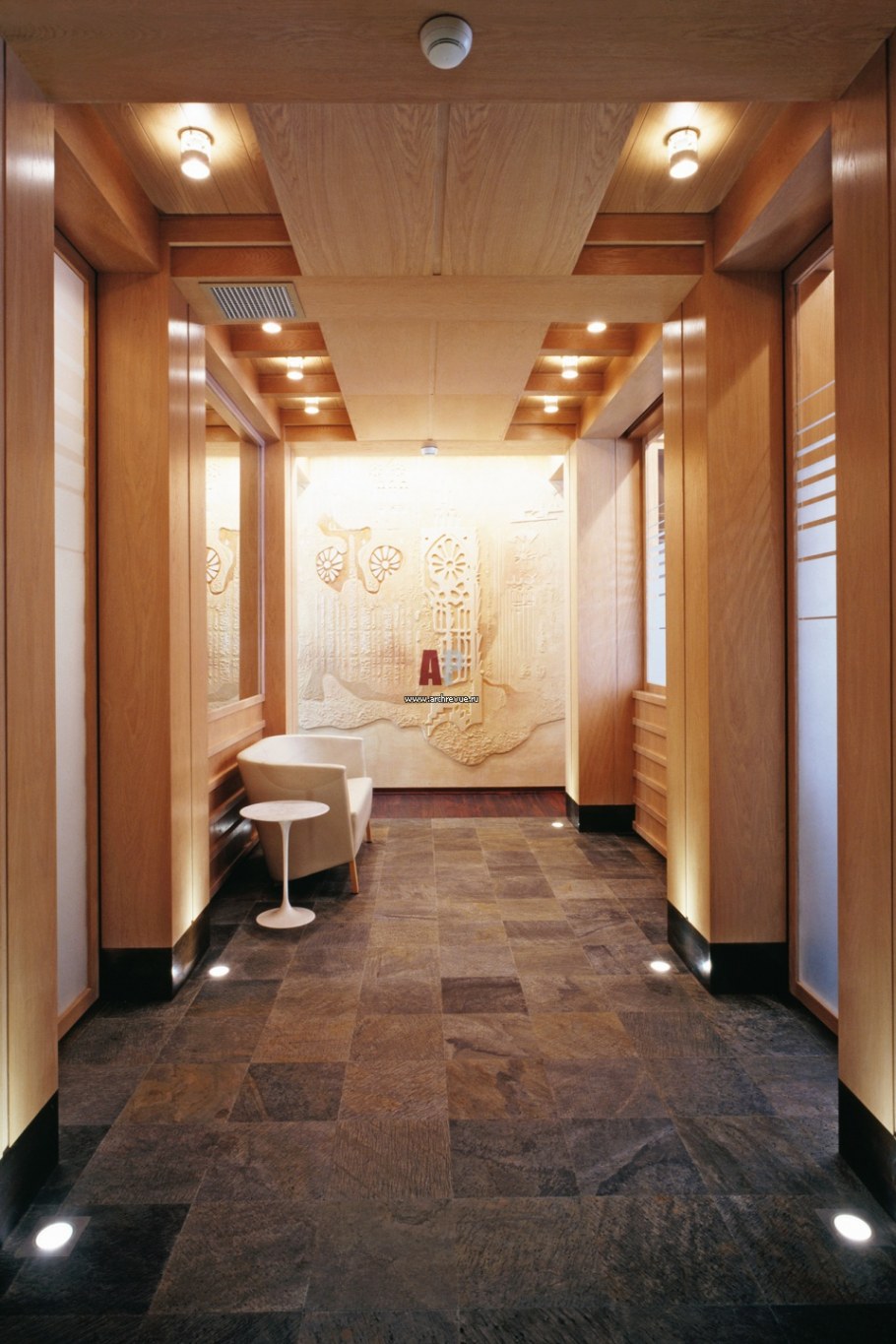 Отделка пола в коридоре