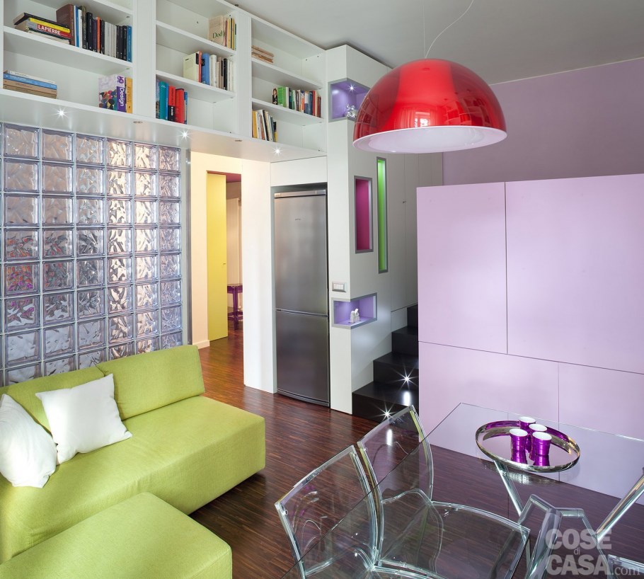 Яркий интерьер студии