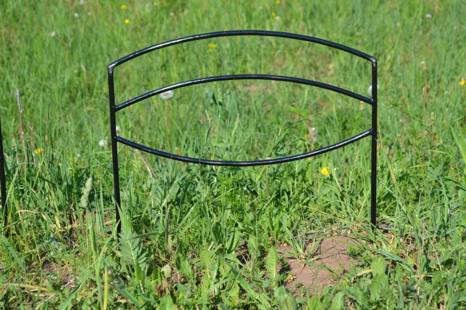 Ограждение для дорожек из металла