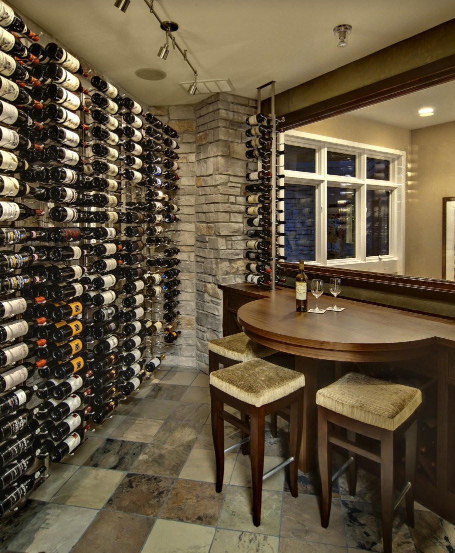 Интерьер погреба