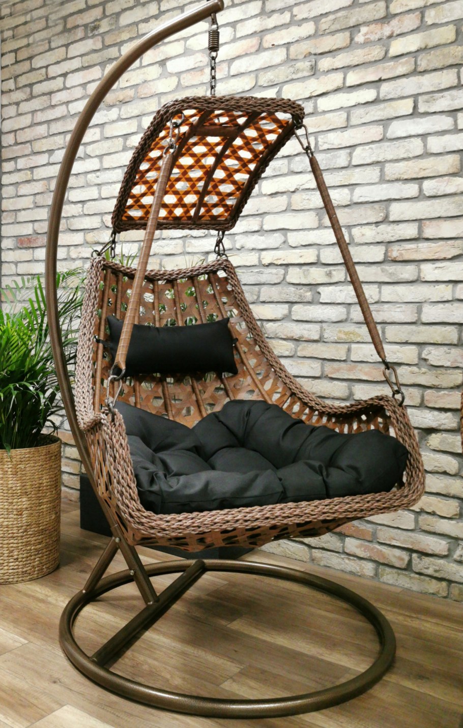 Качели в интерьере