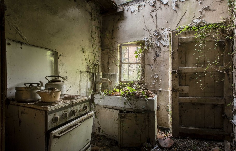 Старая заброшенная кухня
