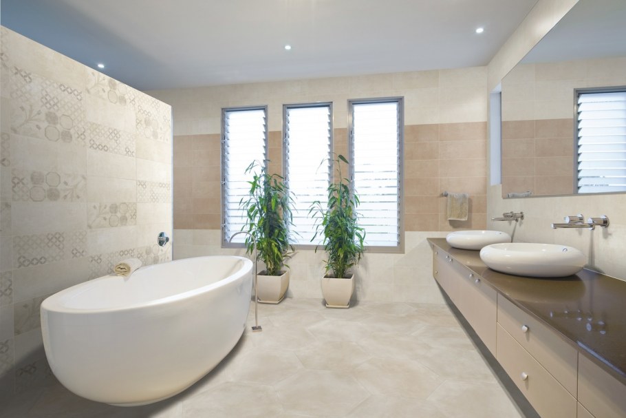 Ванная песочного цвета