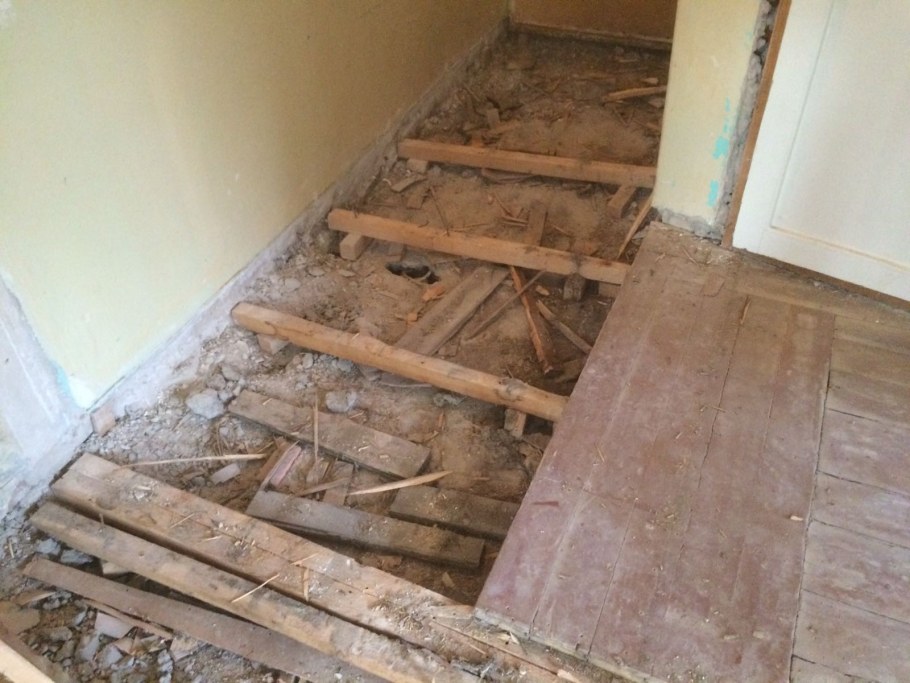 Демонтаж пола в квартире