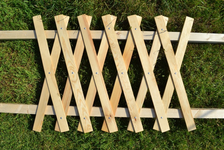 Заборчик для клумбы из реек