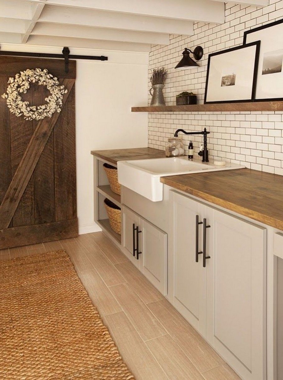 Деревянная кухня с деревянной столешницей