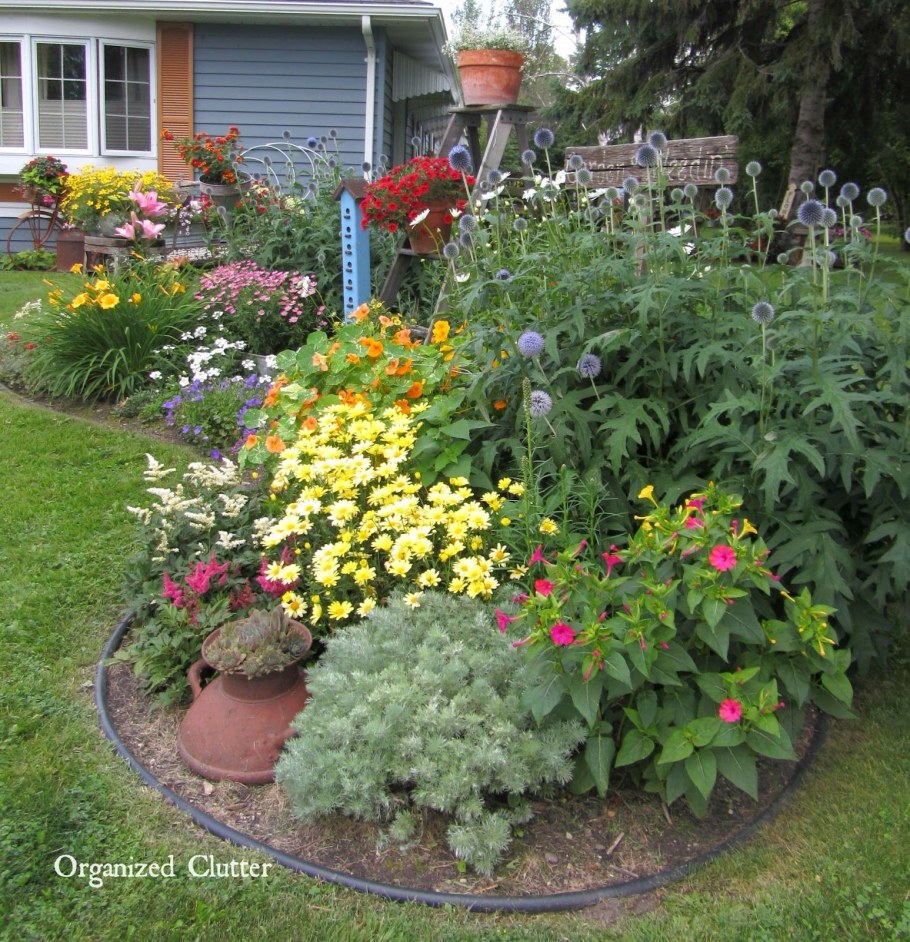 Цветочные клумбы на даче