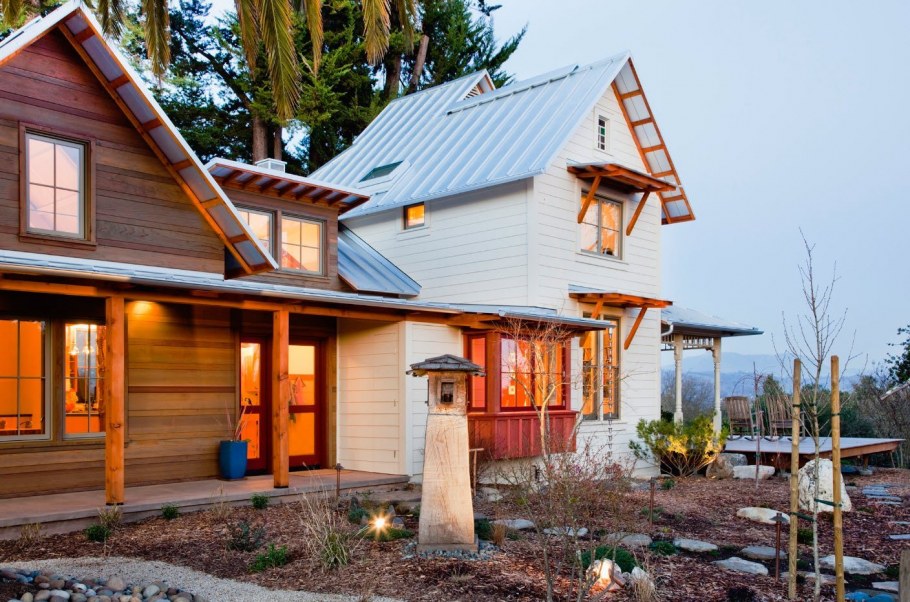 Отреставрированный деревянный дом