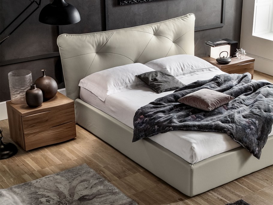 Кровати двуспальные с мягким изголовьем