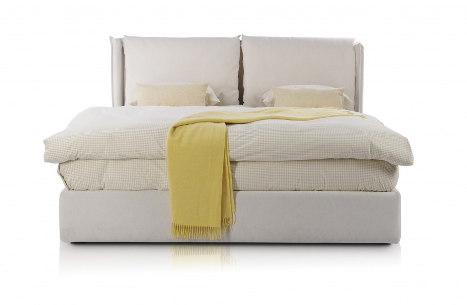 Чехол на изголовье кровати