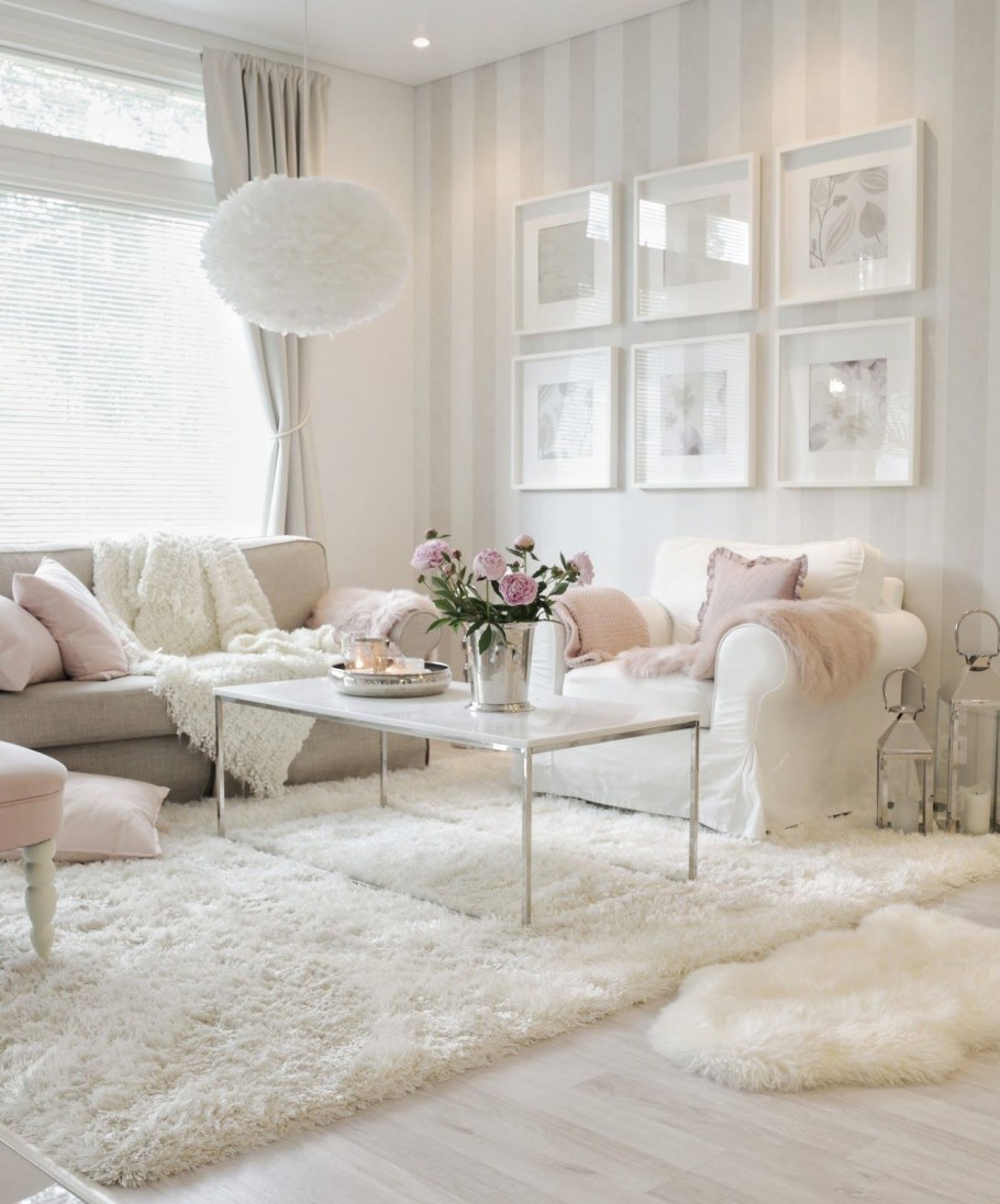 Уютная гостиная в светлых тонах