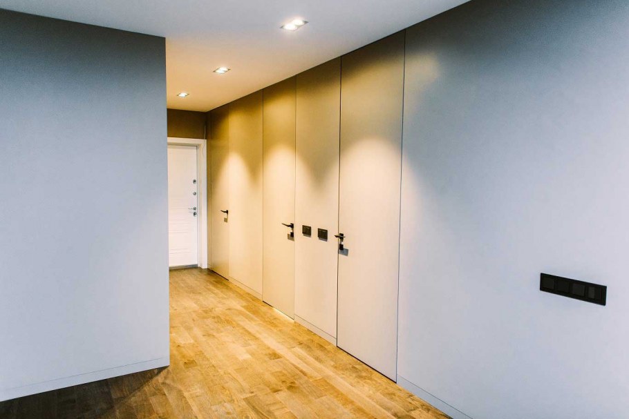 Плинтус Ликорн алюминиевый скрытый встраиваемый