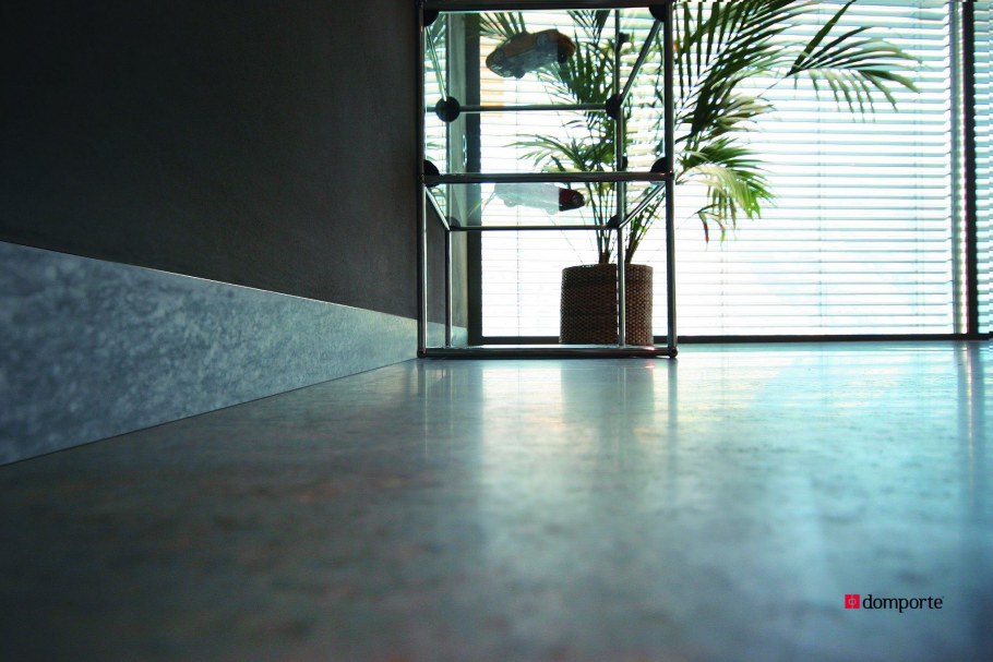 Двери Инвизибл и плинтус