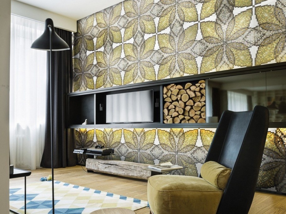 Мозаика в интерьере гостиной