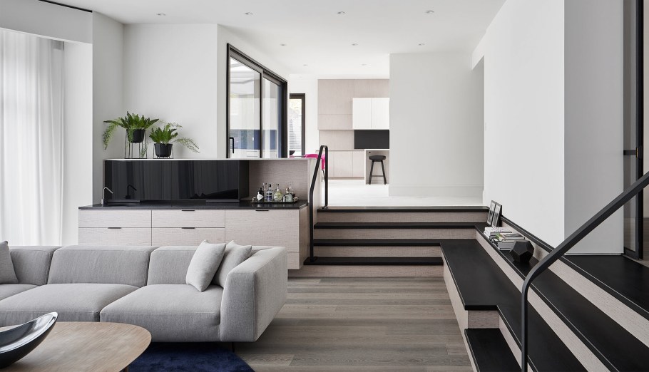 Двери таунхауса Нью-Йорк