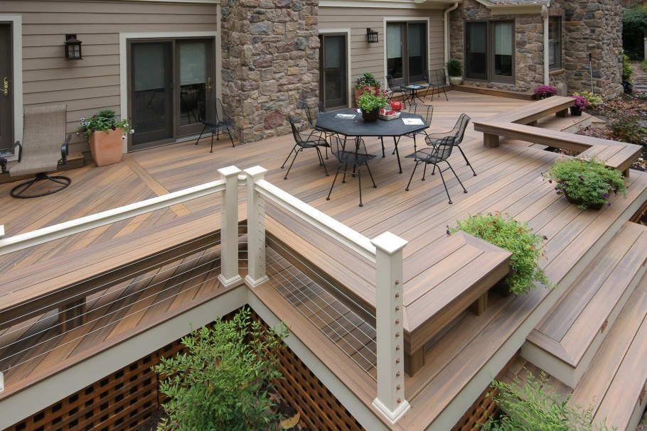 Террасная доска на террасе