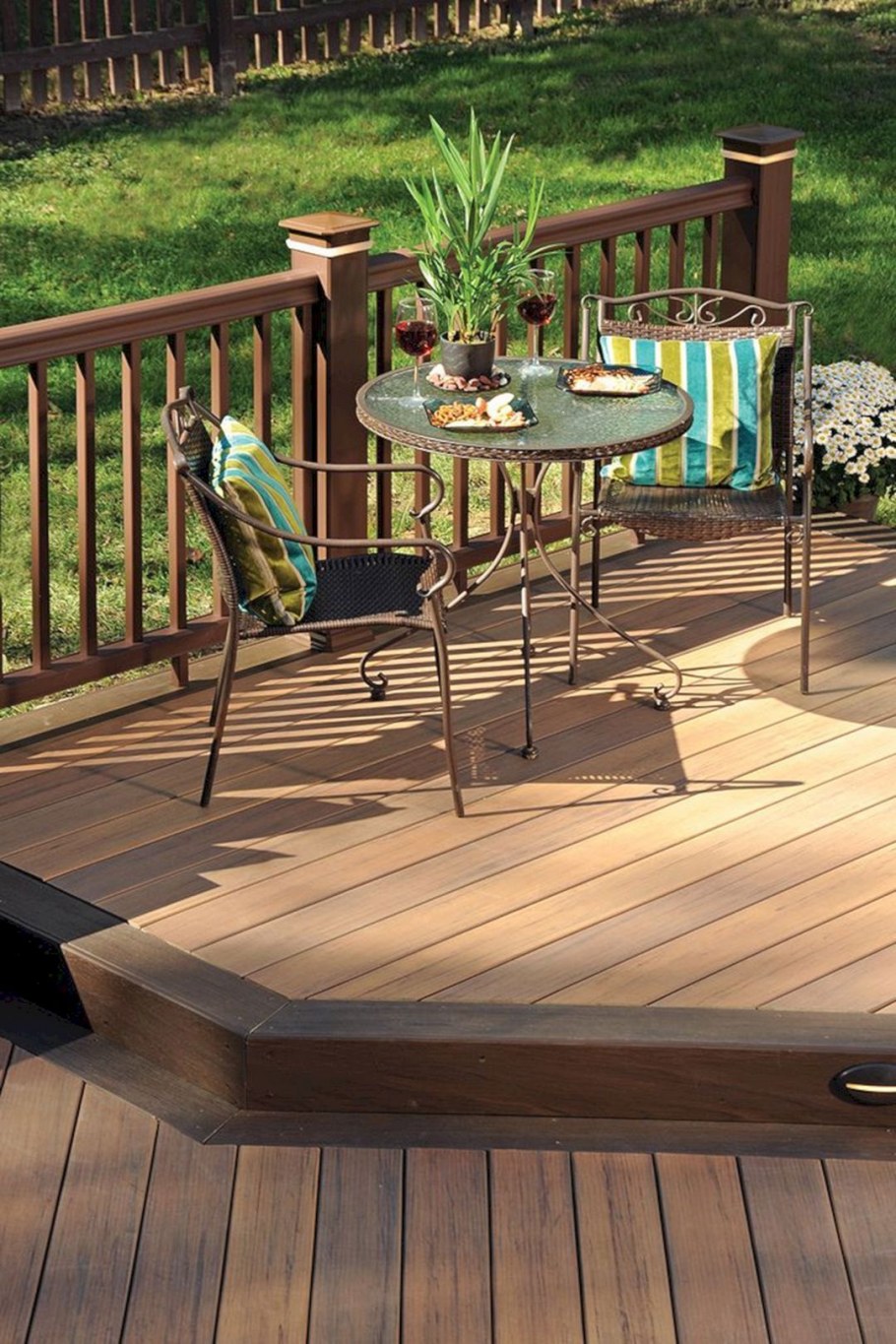 Патио из декинга с мангалом