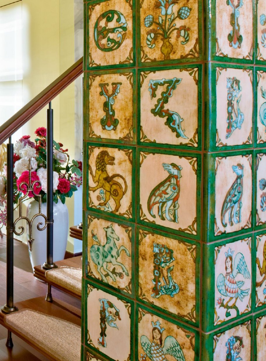 Орнамент на стене