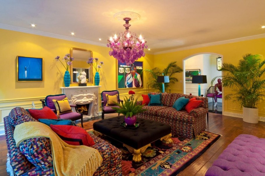 Гостиная в желто фиолетовых тонах