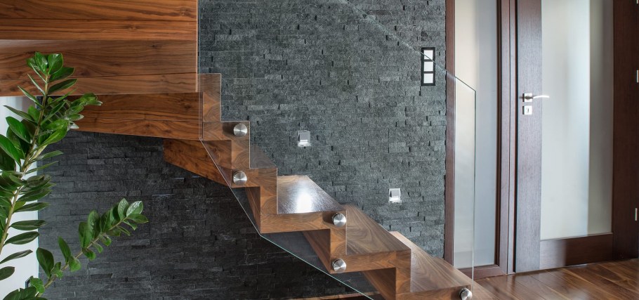 Деревянные панели в проем