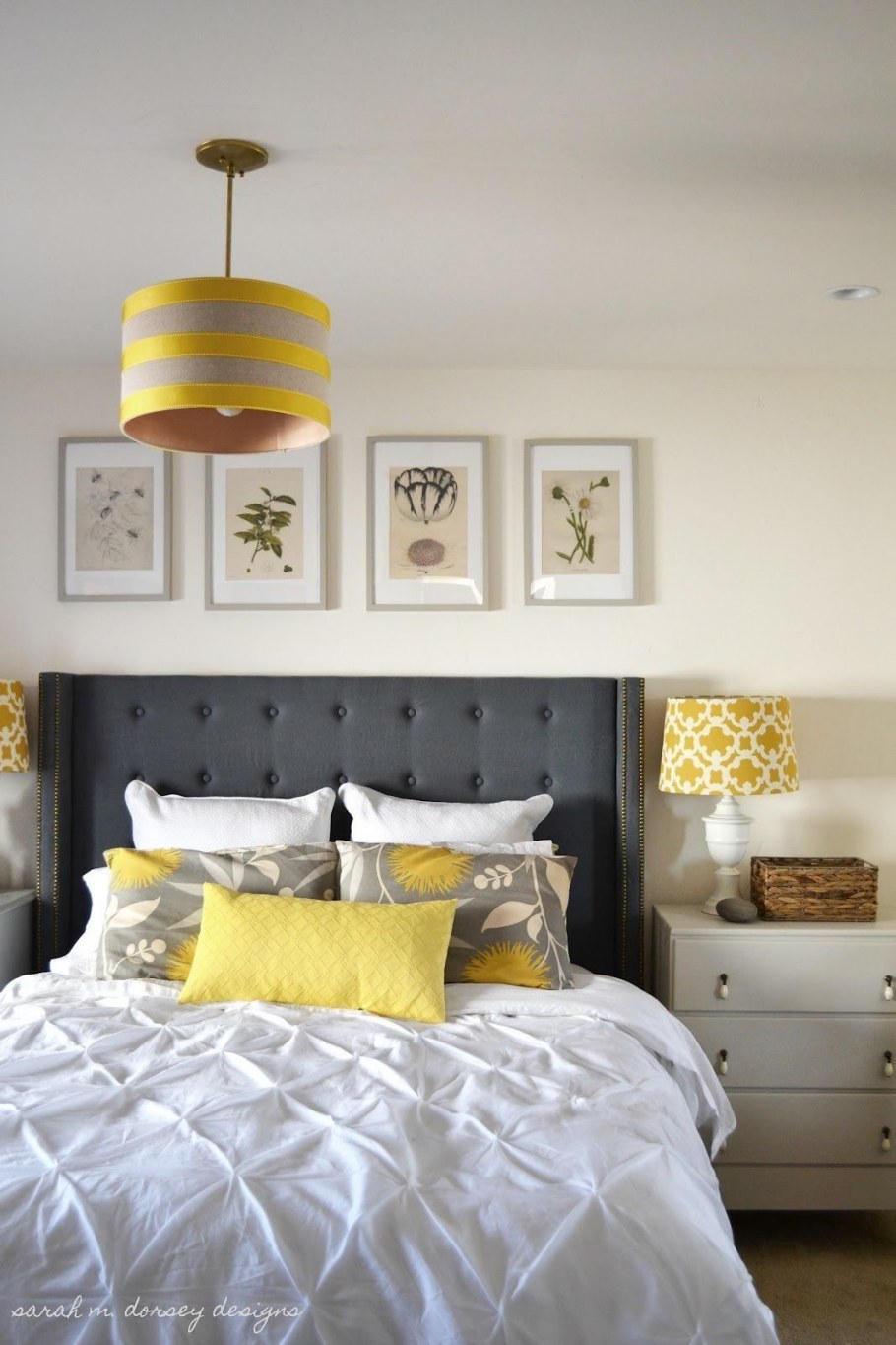 Серо желтая спальня