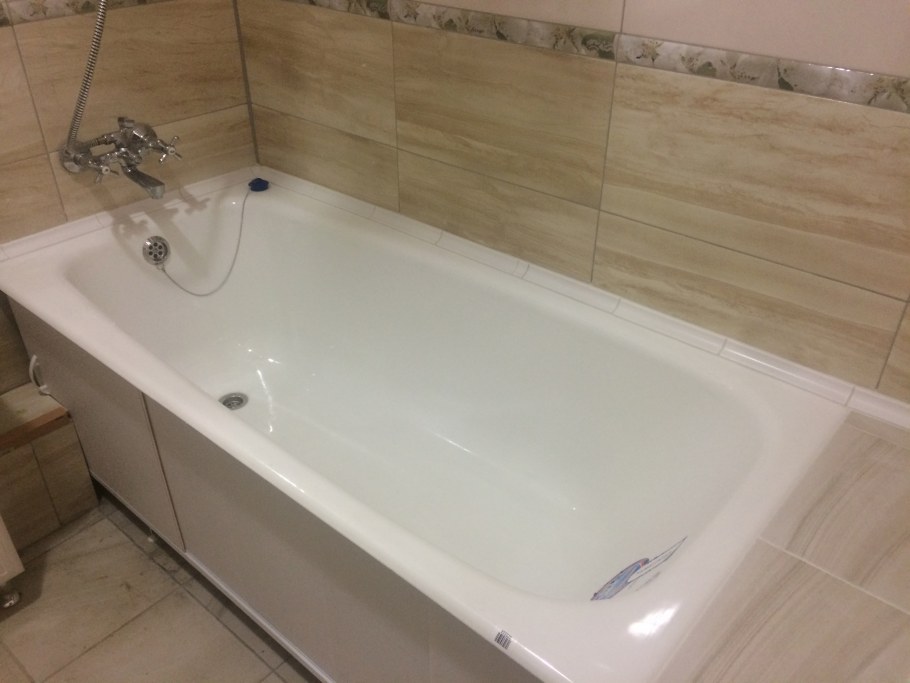 Экран для чугунной ванны