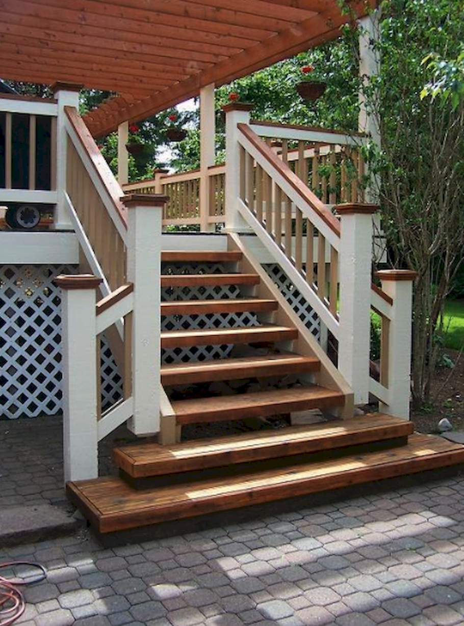 Ступеньки на террасу