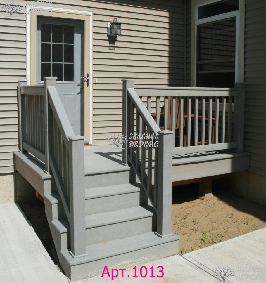 Деревянные перила для крыльца