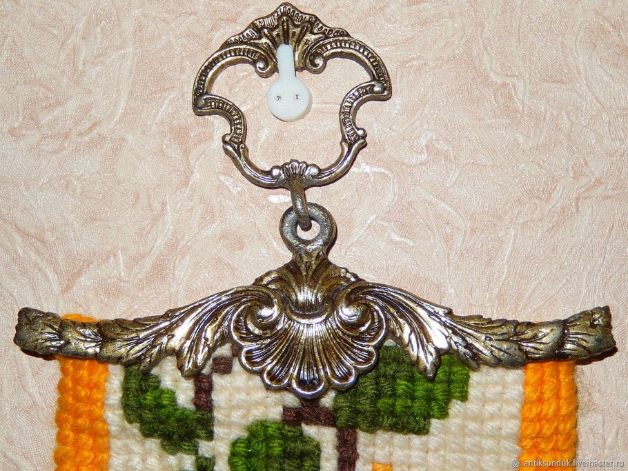 Вышитая сонетка