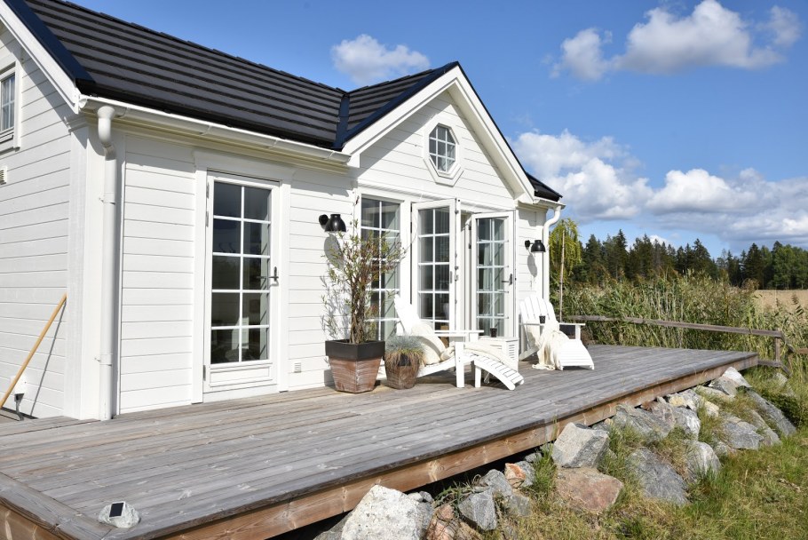 The Backyard of the House в Америке