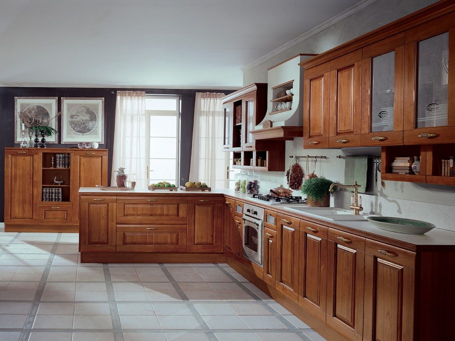 Кухонный гарнитур дерево