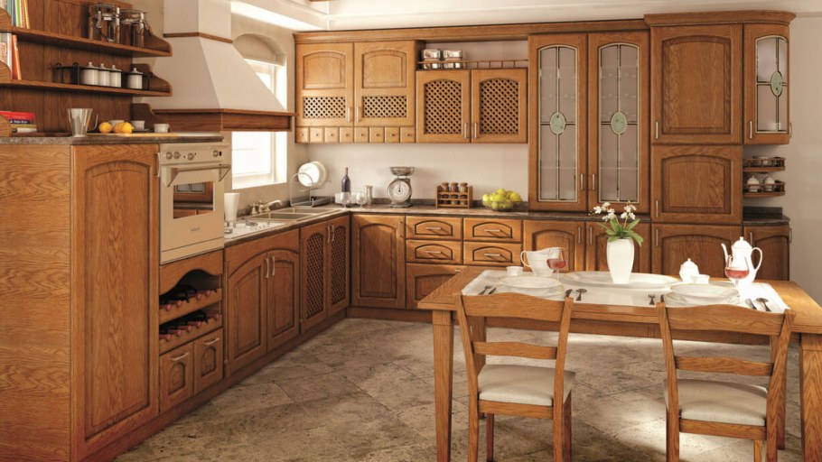 Классическая кухня из дерева