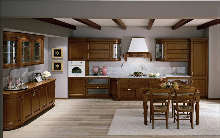 Кухонный гарнитур из дерева