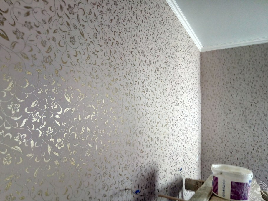 Пробковые стены в интерьере спальни