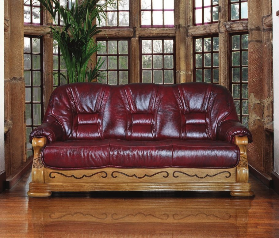 Кожаный диванчик