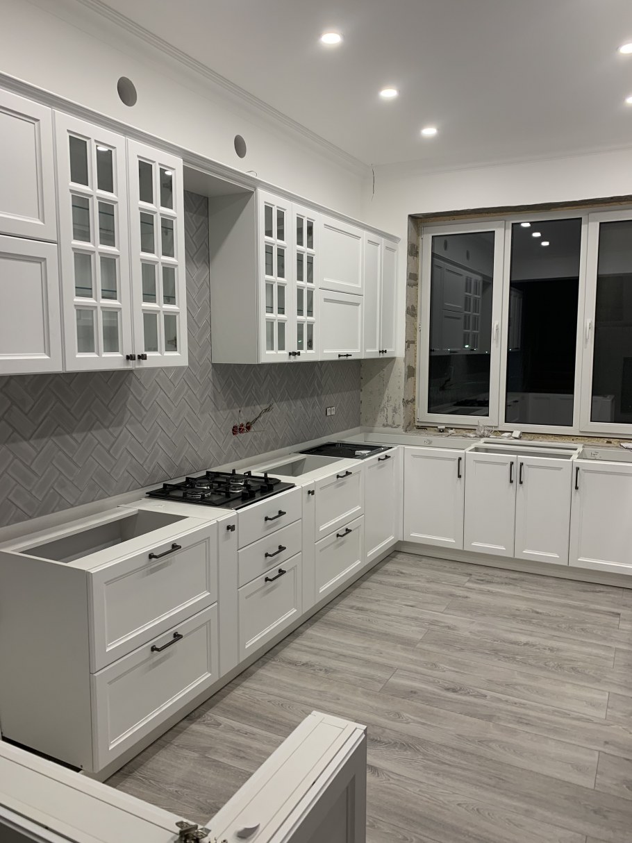 Кухня из массива ясеня «Фортвуд»