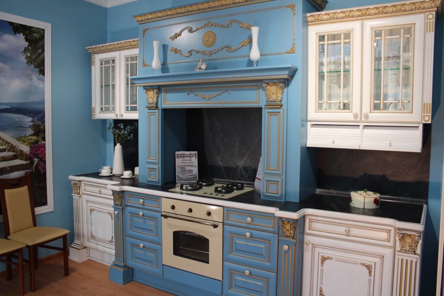 Фирменный салон кухни Зов