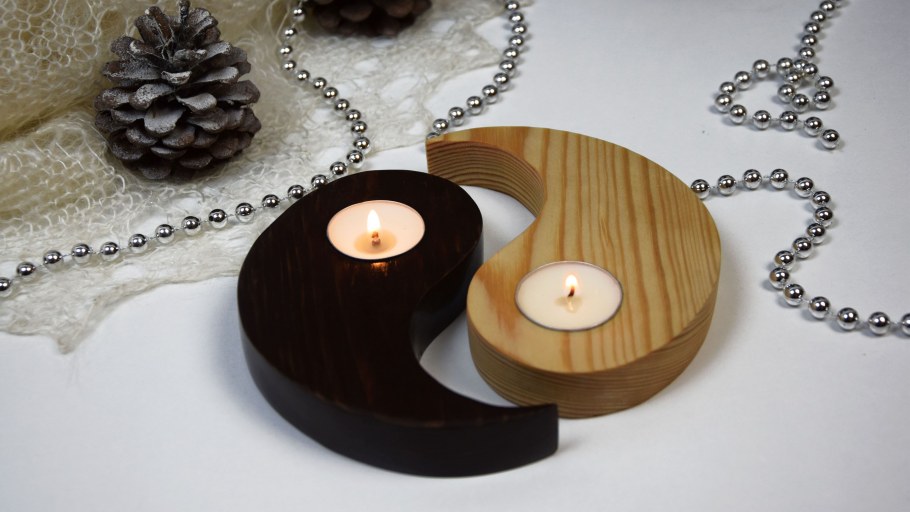 Новогодние безделушки из дерева