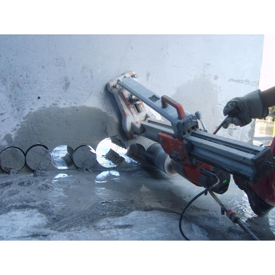 Сверление отверстий в бетоне