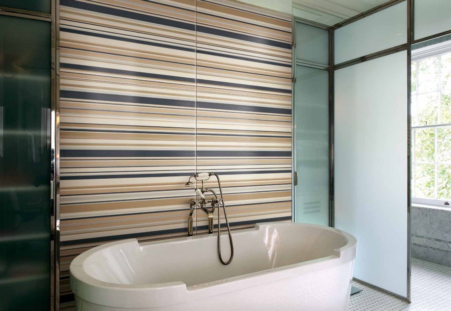 Плитка в ванную полосатая