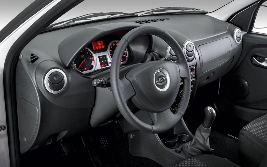 Lada Largus 2021 салон